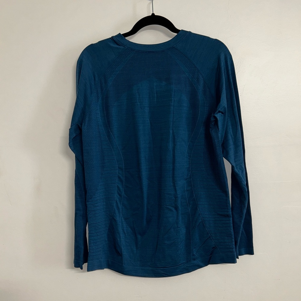 Alphalete long sleeve - Picture 3 of 3